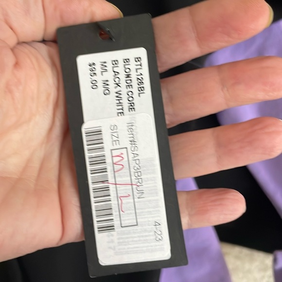 Brunette the Label Hoodie BLONDE SZ M/L BLONDE NWT🖤🖤 - Picture 2 of 4